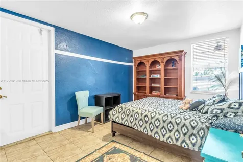 8135 NW 164th Terrace Miami Lakes FL 33016
