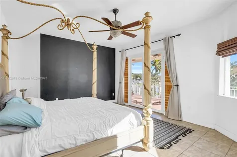 8135 NW 164th Terrace Miami Lakes FL 33016