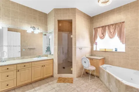 8135 NW 164th Terrace Miami Lakes FL 33016