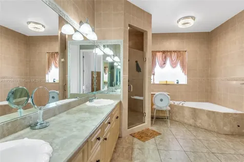 8135 NW 164th Terrace Miami Lakes FL 33016