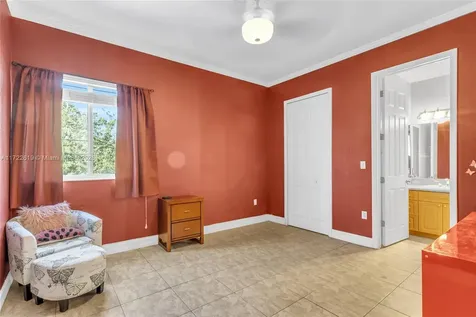 8135 NW 164th Terrace Miami Lakes FL 33016
