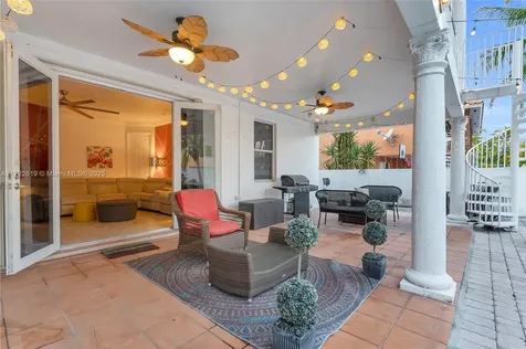 8135 NW 164th Terrace Miami Lakes FL 33016