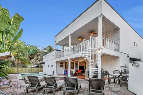 8135 NW 164th Terrace Miami Lakes FL 33016