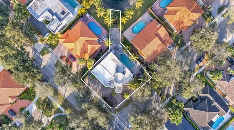 8135 NW 164th Terrace Miami Lakes FL 33016