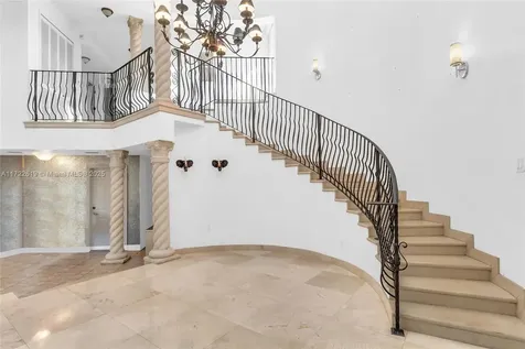 8135 NW 164th Terrace Miami Lakes FL 33016