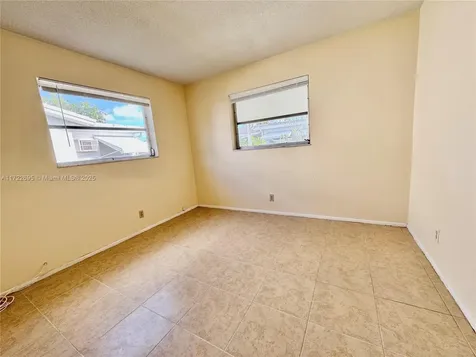 4904 NW 42nd Terrace Tamarac FL 33319