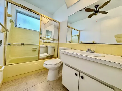 4904 NW 42nd Terrace Tamarac FL 33319