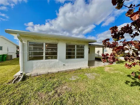 4904 NW 42nd Terrace Tamarac FL 33319