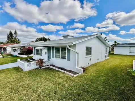 4904 NW 42nd Terrace Tamarac FL 33319