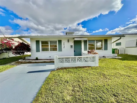 4904 NW 42nd Terrace Tamarac FL 33319