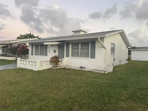 4904 NW 42nd Terrace Tamarac FL 33319