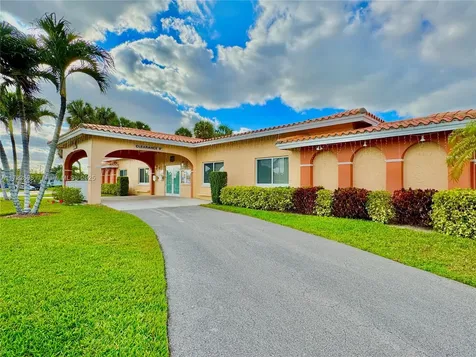4904 NW 42nd Terrace Tamarac FL 33319