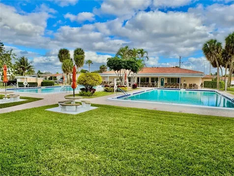4904 NW 42nd Terrace Tamarac FL 33319
