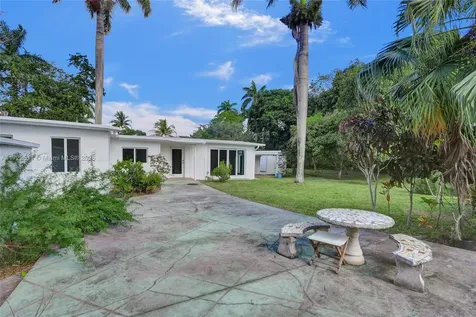 420 NE 154th Street Miami FL 33162