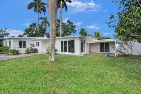 420 NE 154th Street Miami FL 33162