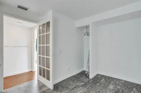 420 NE 154th Street Miami FL 33162