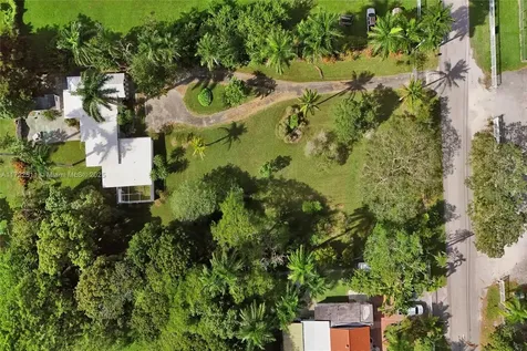 420 NE 154th Street Miami FL 33162