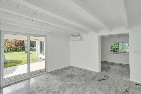 420 NE 154th Street Miami FL 33162