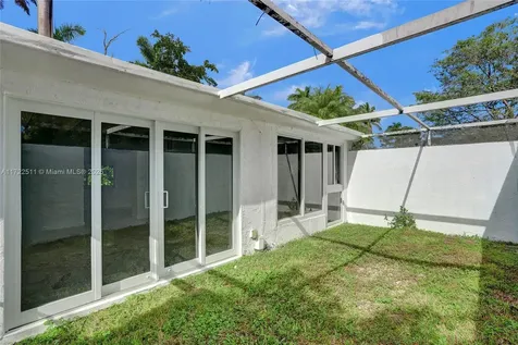 420 NE 154th Street Miami FL 33162