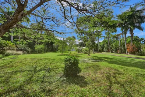 420 NE 154th Street Miami FL 33162