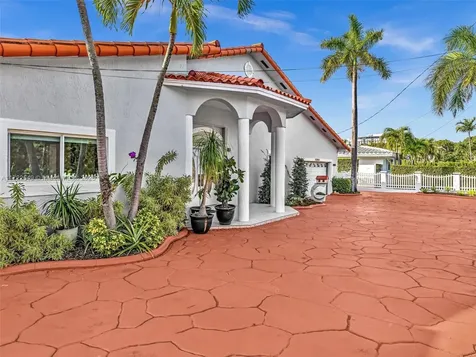 12904 Banyan Road North Miami FL 33181