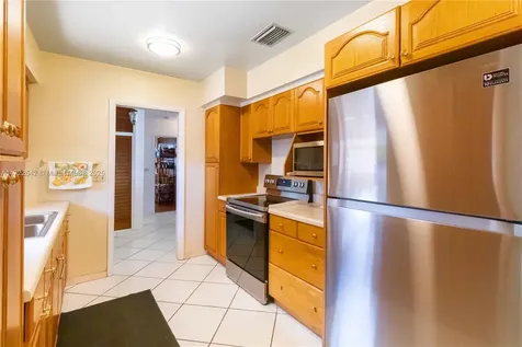 6431 SW 7th Street Pembroke Pines FL 33023
