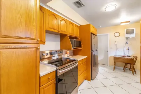 6431 SW 7th Street Pembroke Pines FL 33023