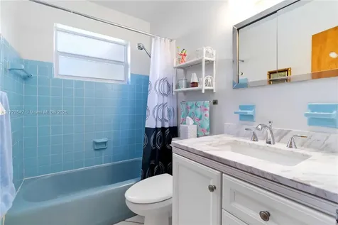 6431 SW 7th Street Pembroke Pines FL 33023