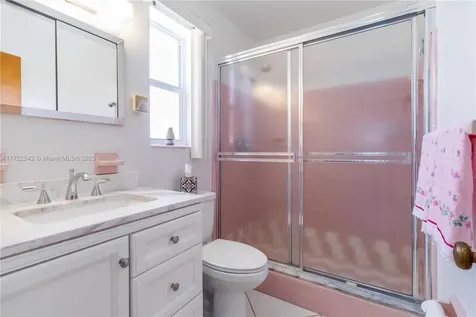 6431 SW 7th Street Pembroke Pines FL 33023