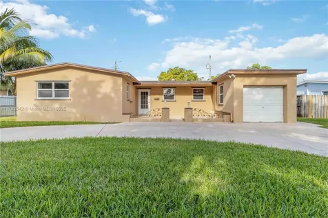 6431 SW 7th Street Pembroke Pines FL 33023