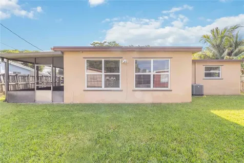 6431 SW 7th Street Pembroke Pines FL 33023