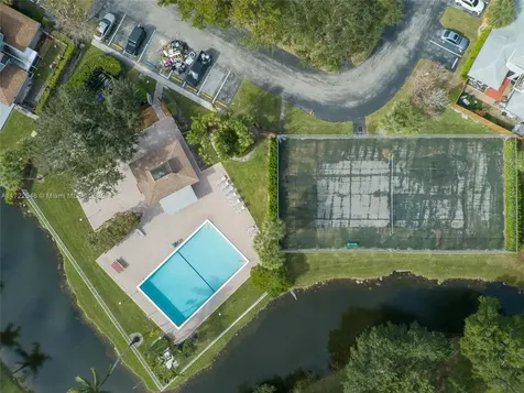 702 Commodore Drive Plantation FL 33325
