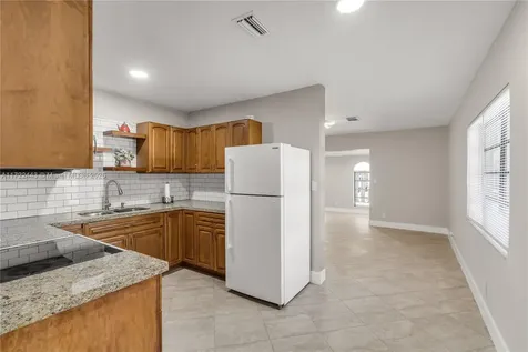 864 NW 16th Terrace Fort Lauderdale FL 33311