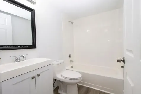 8240 SW 210 Th Cutler Bay FL 33189