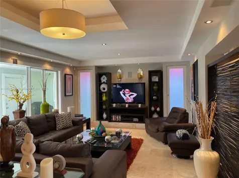 6411 SW 62nd Terrace South Miami FL 33143