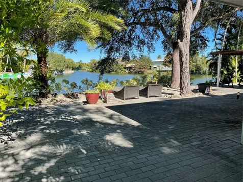 6411 SW 62nd Terrace South Miami FL 33143