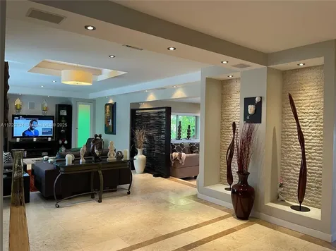 6411 SW 62nd Terrace South Miami FL 33143