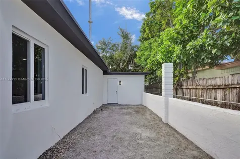 6126 SW 40th Court Miramar FL 33023