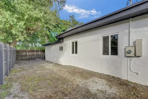 6126 SW 40th Court Miramar FL 33023