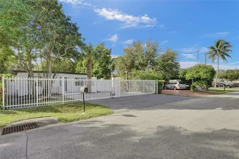 6126 SW 40th Court Miramar FL 33023