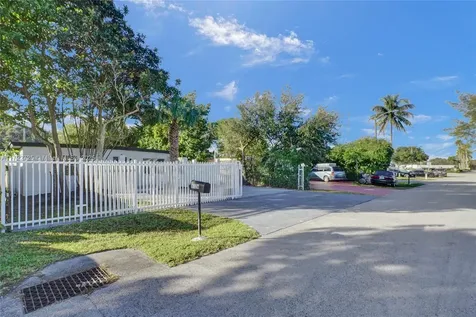 6126 SW 40th Court Miramar FL 33023