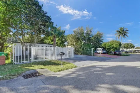 6126 SW 40th Court Miramar FL 33023
