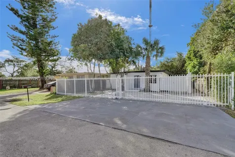 6126 SW 40th Court Miramar FL 33023