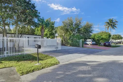 6126 SW 40th Court Miramar FL 33023