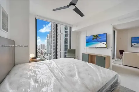 159 NE 6 Miami FL 33132