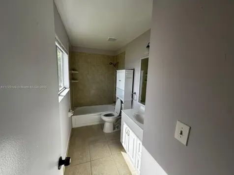 3437 NW 44th Street Oakland Park FL 33309