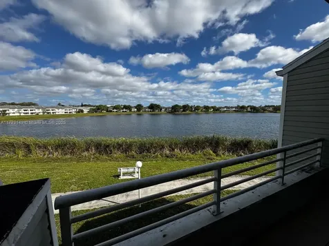 3437 NW 44th Street Oakland Park FL 33309