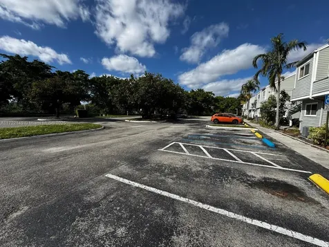 3437 NW 44th Street Oakland Park FL 33309