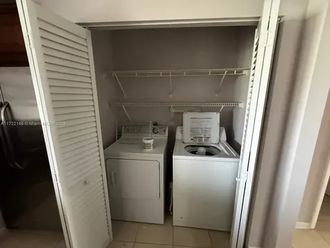 3437 NW 44th Street Oakland Park FL 33309