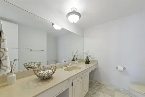 2751 S Ocean Drive Hollywood FL 33019